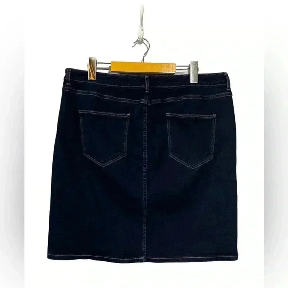 Simons, Indigo Denim Knee-Length Skirt with Pockets, Size 16 - Picture 5 of 9